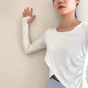 バキバキの背中がほぐれるやつ。壁があればできる「猫背」改善エクサ