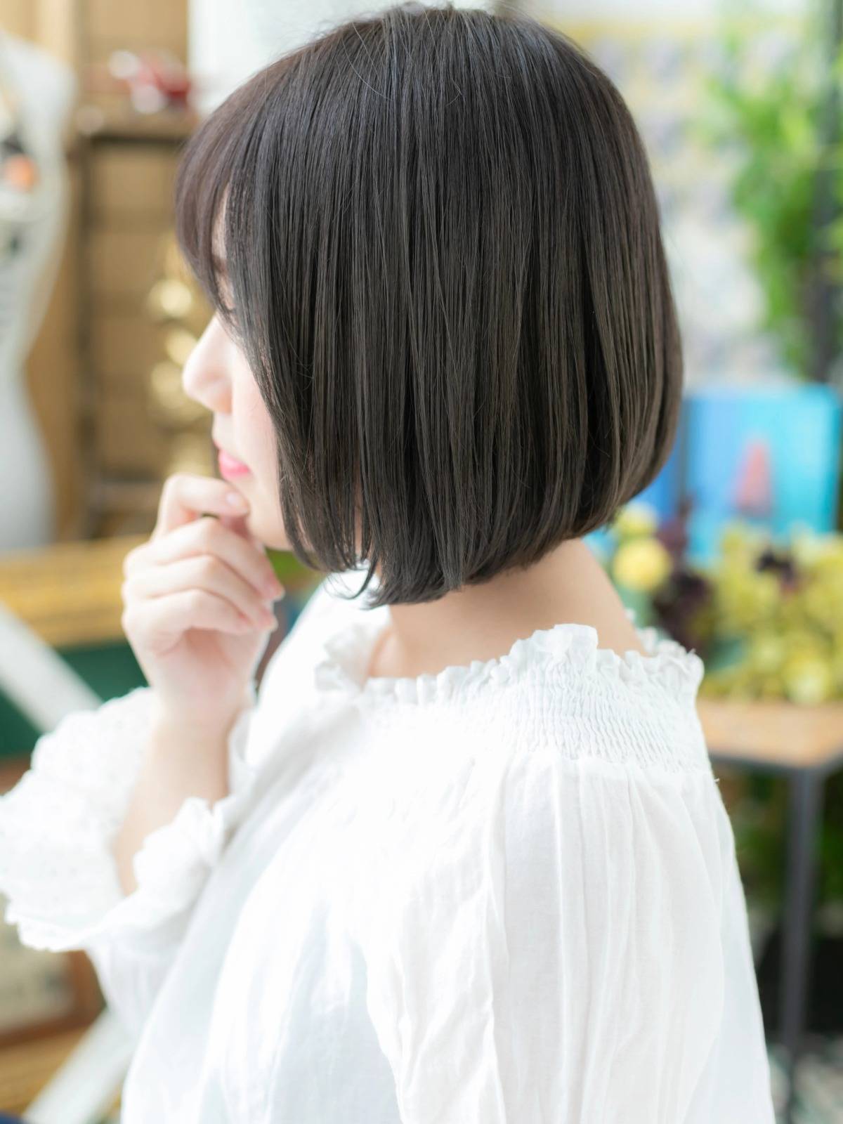 前下がりシルエットボブ