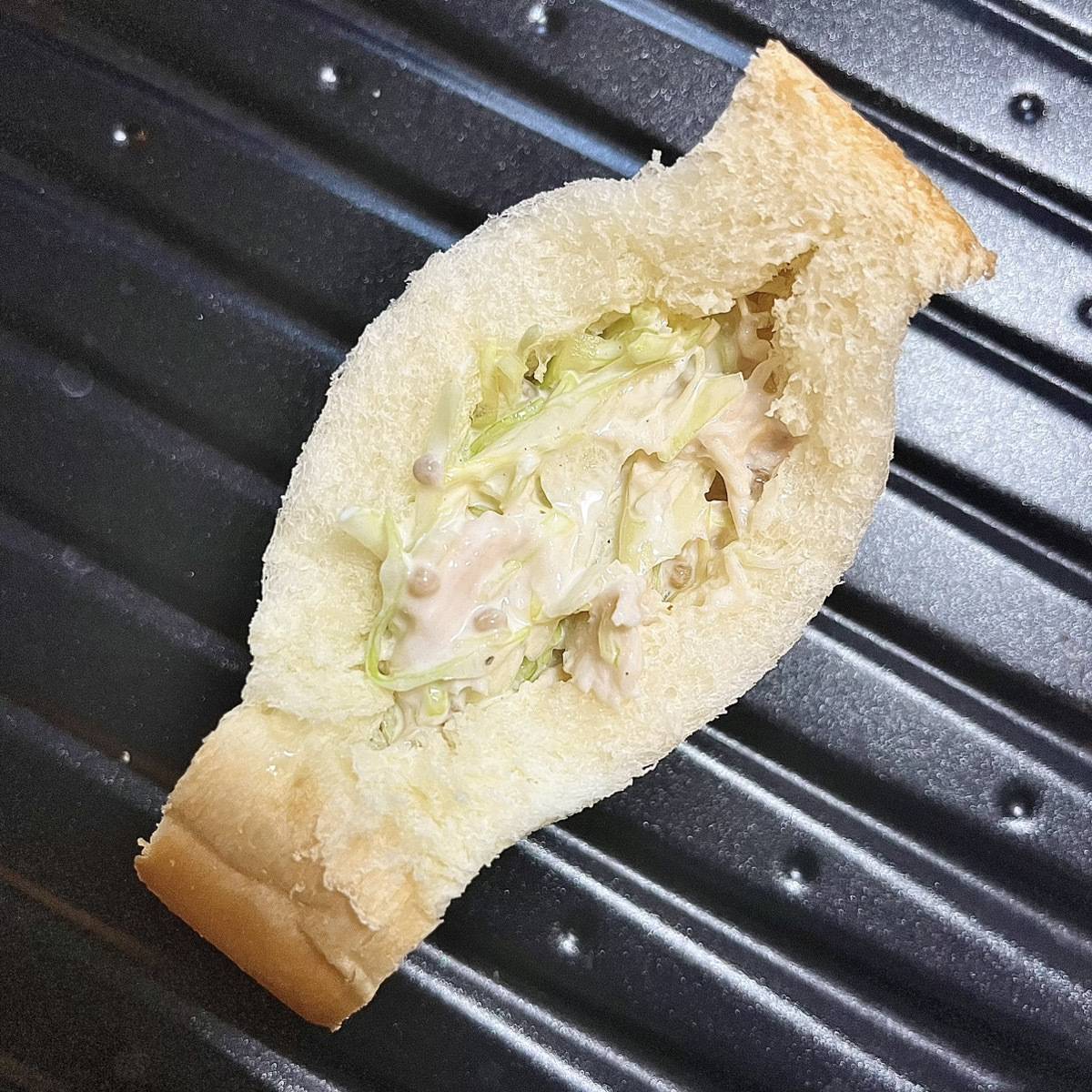 JAグループ公式の「キャベツと蒸し鶏のサラダで☆ホットサンドイッチ」のレシピ