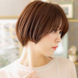  マロンベージュの丸みボブ 