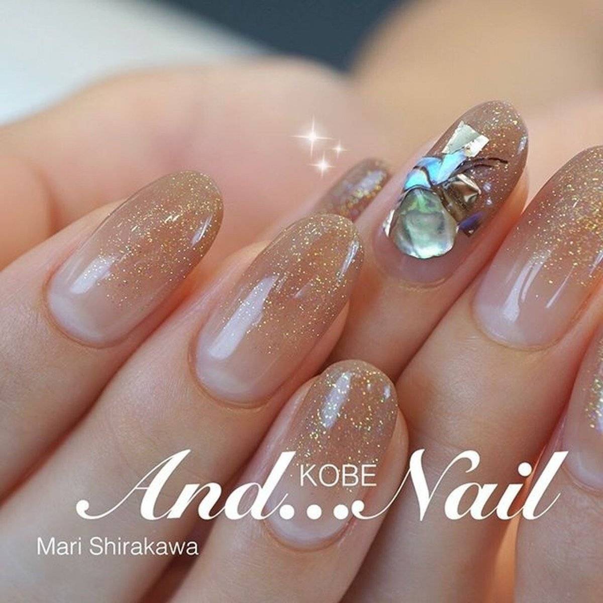 くすみベージュネイル