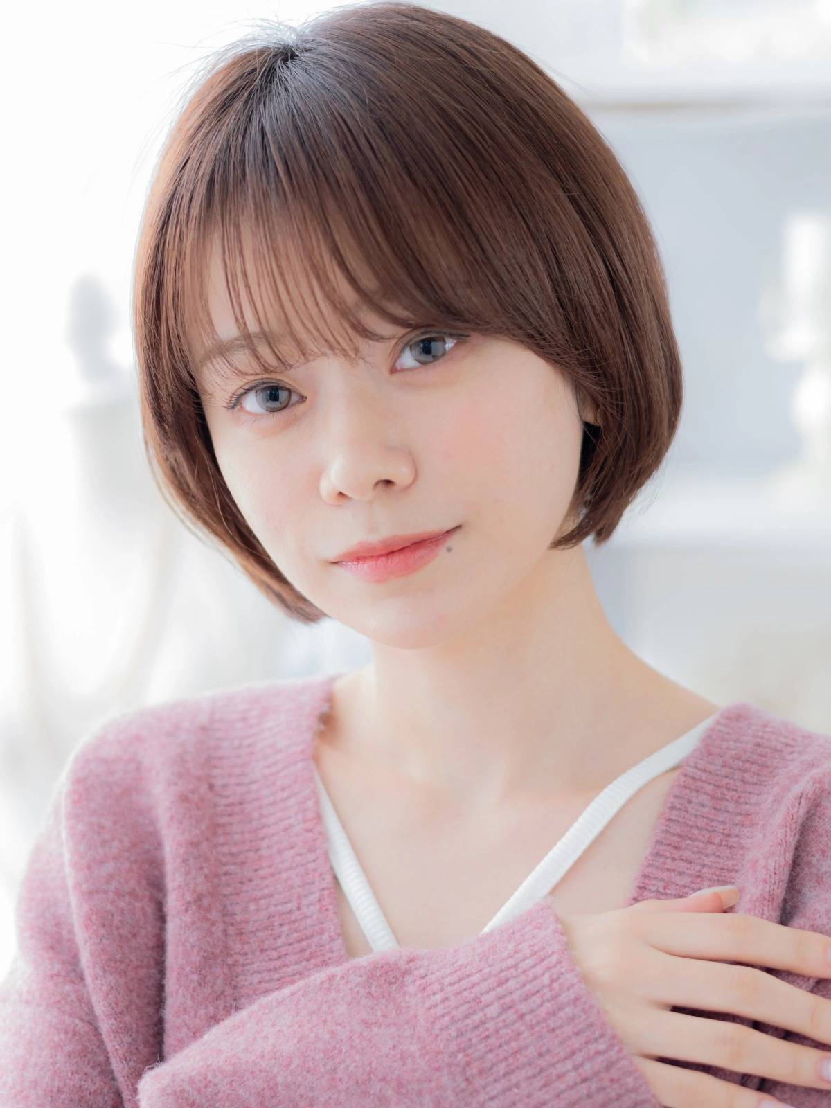 血色感カラーの丸みショート