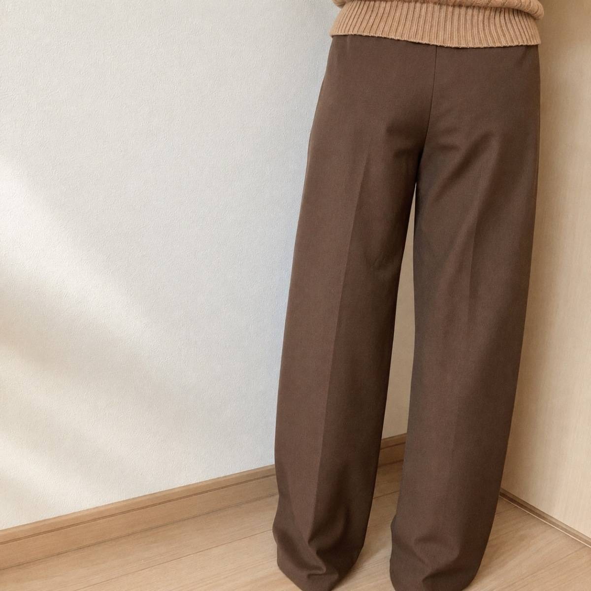 GU タックワイドパンツ