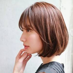  チョコレートブラウンの丸みボブ 