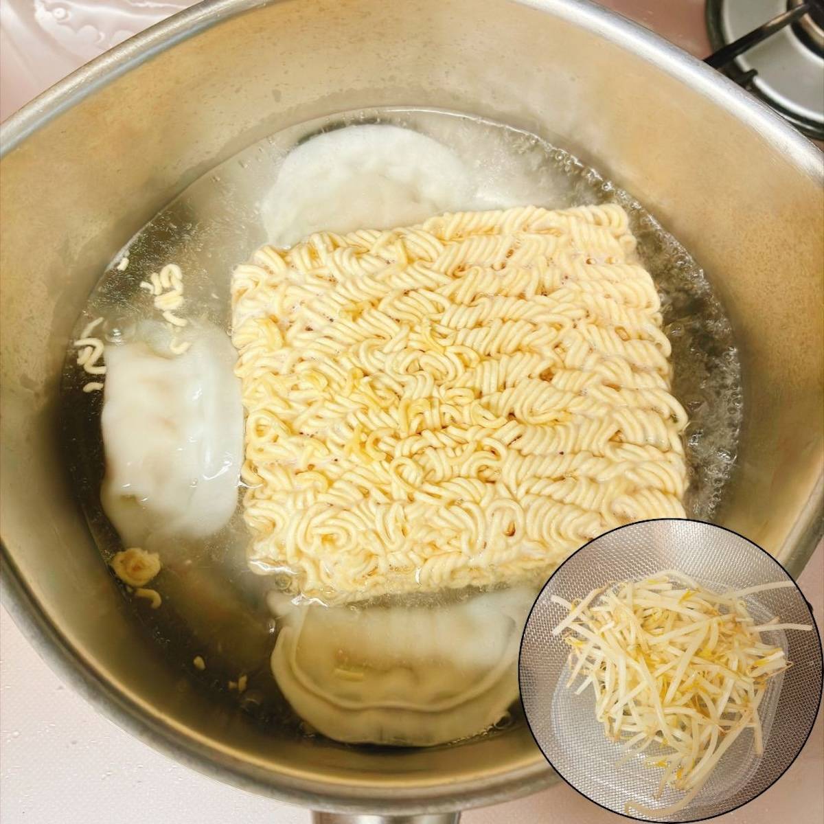 サッポロ一番公式の「【ヨコハマ一番】シュウマイしょうゆラーメン」のレシピ