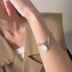 手元がぐっと華やぐ♡甘さ控えめで大人っぽい「ステンレスチェーンブレスレット」