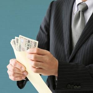  お金を数える人 