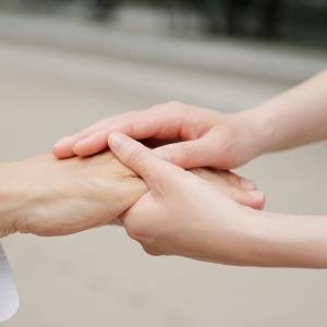 【占い師が語る】あたたかい心を持つ。「情に厚い人」が多い星座TOP5