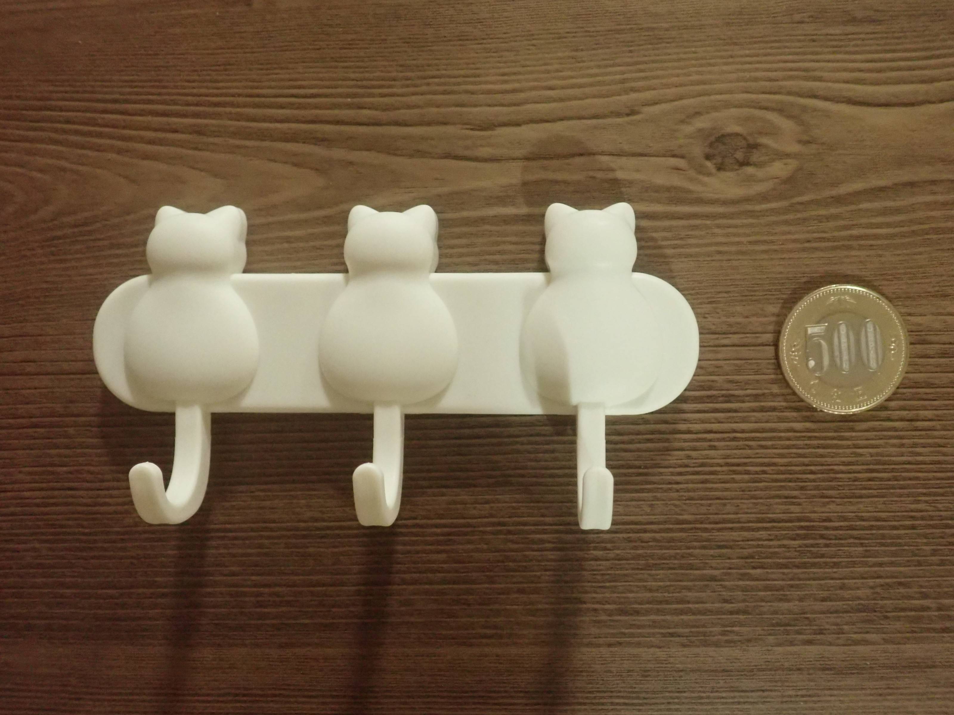 ダイソーの猫デザイン冷蔵庫フック