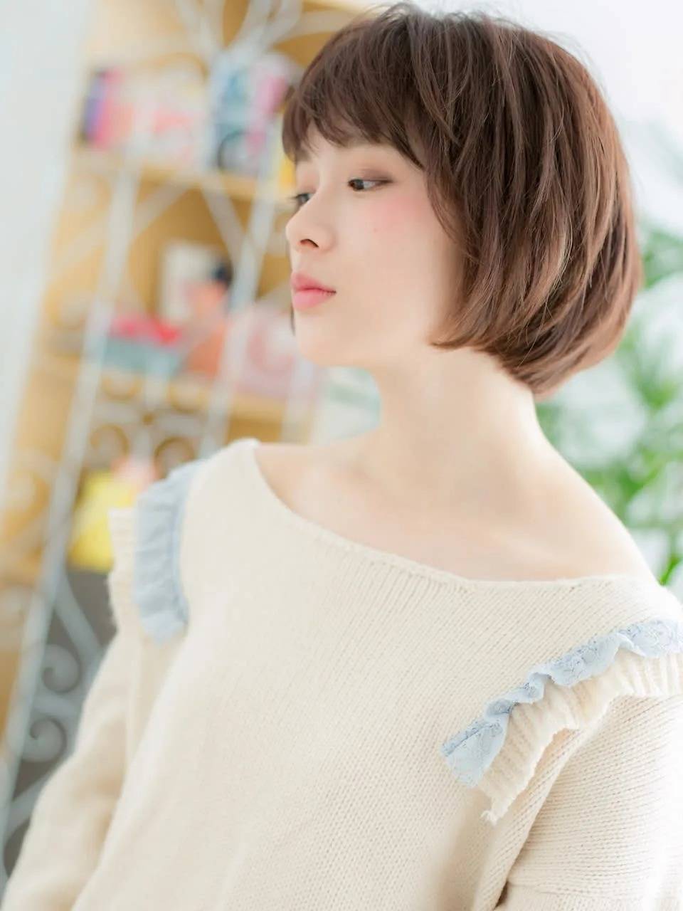 抜け感ラフショート