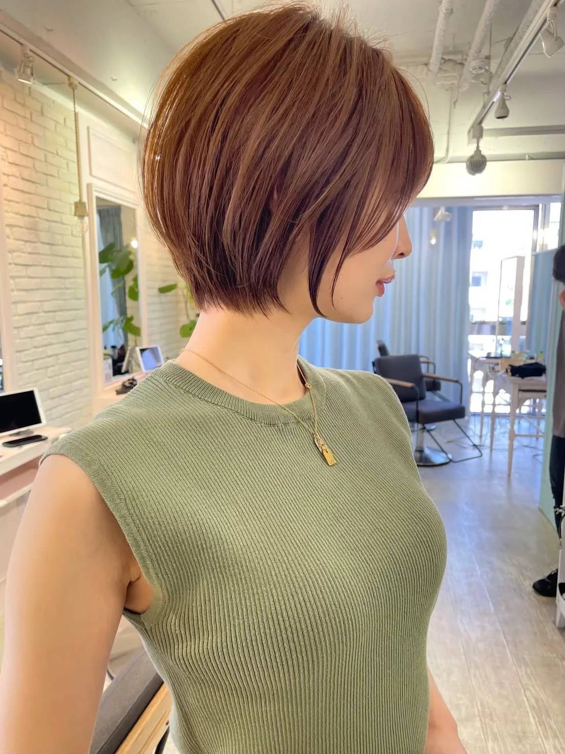 シンプル丸みショート