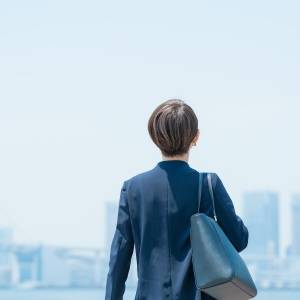  眺める人 