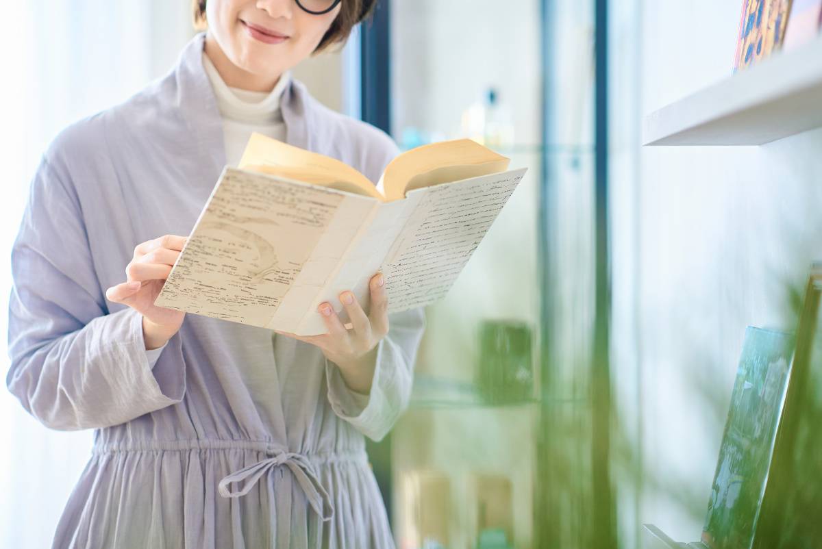 読書する人
