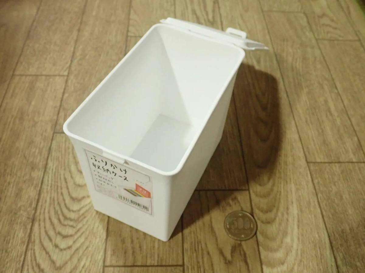 DAISO(ダイソー)：ふりかけ収納ケース ホワイト