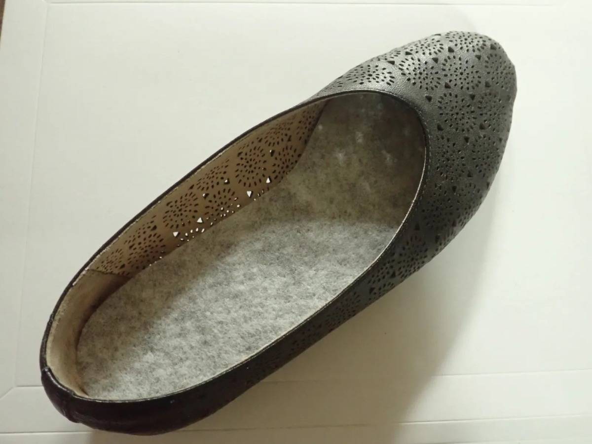 DAISO(ダイソー)：極厚フェルトインソール(22cm-25cm)