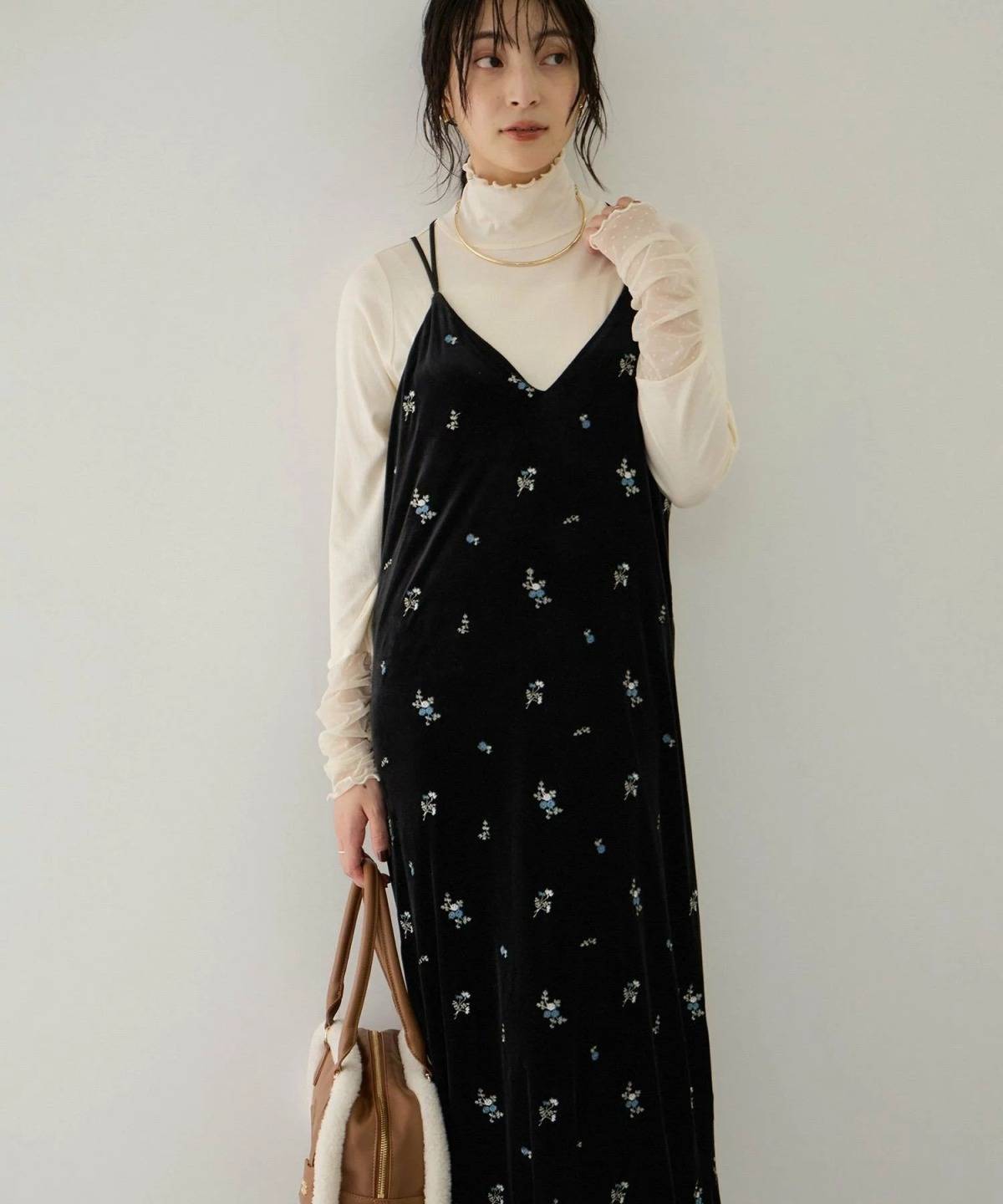 VIS 前後2WAYカラー刺繍ベロアキャミワンピース