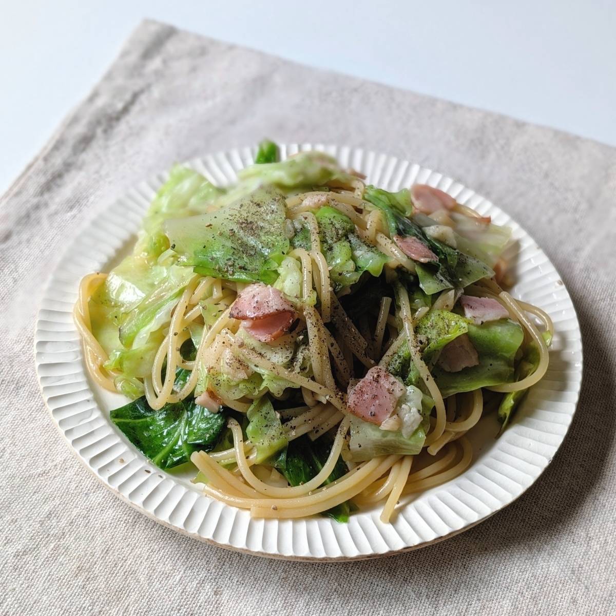 マ・マー公式の「キャベツたっぷり！ガーリックパスタ」のレシピ