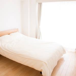 実は風水的に大正解らしい。寝室にあるとくじ運が急上昇するもの5選
