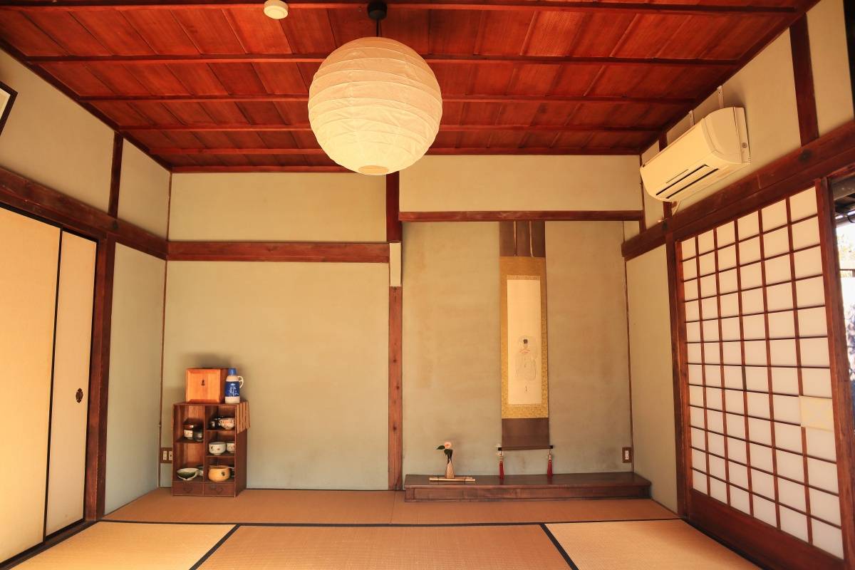 和室　晩年運　下がる　傷んだ掛け軸