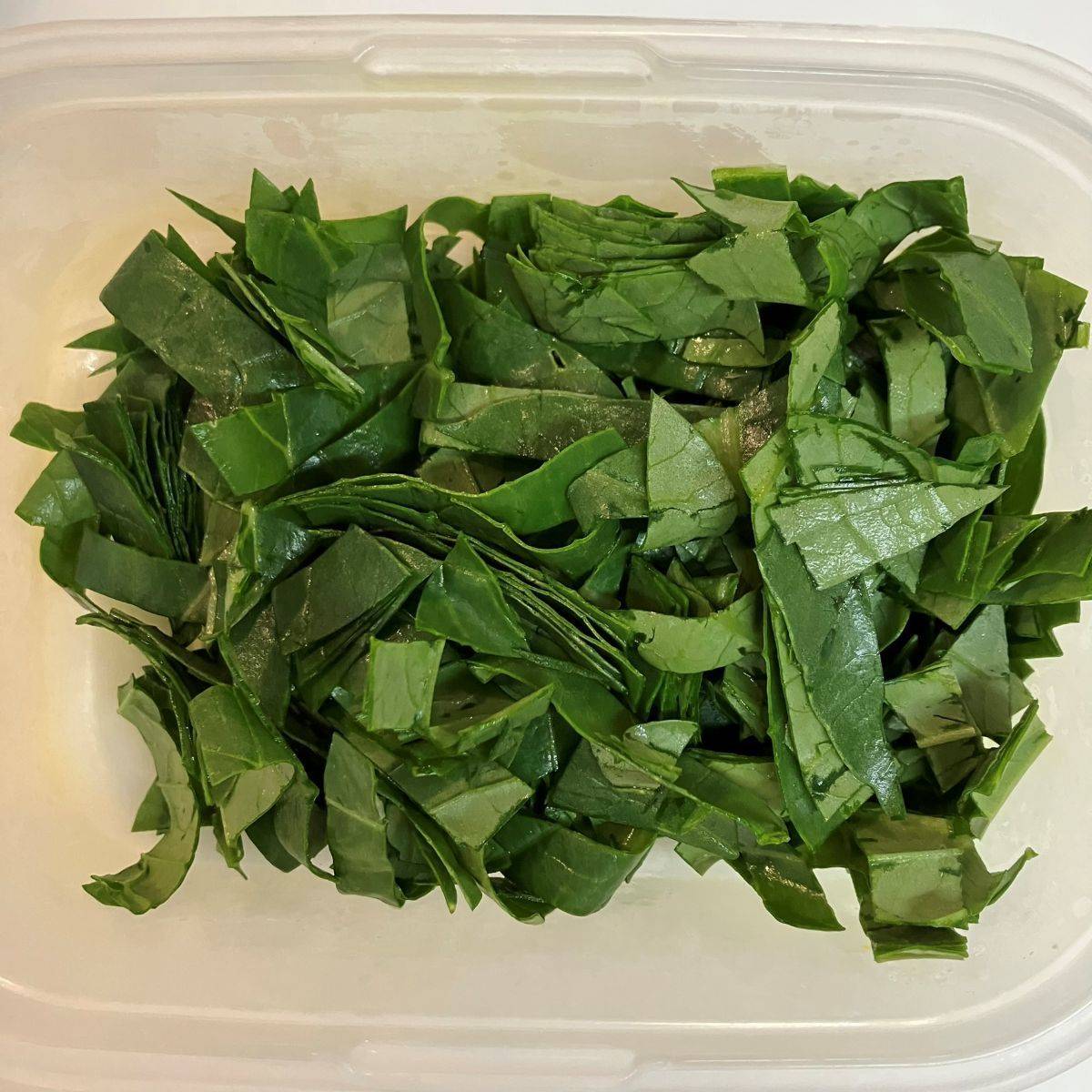JAグループ公式の「里芋と鶏肉小松菜の味噌汁」のレシピ