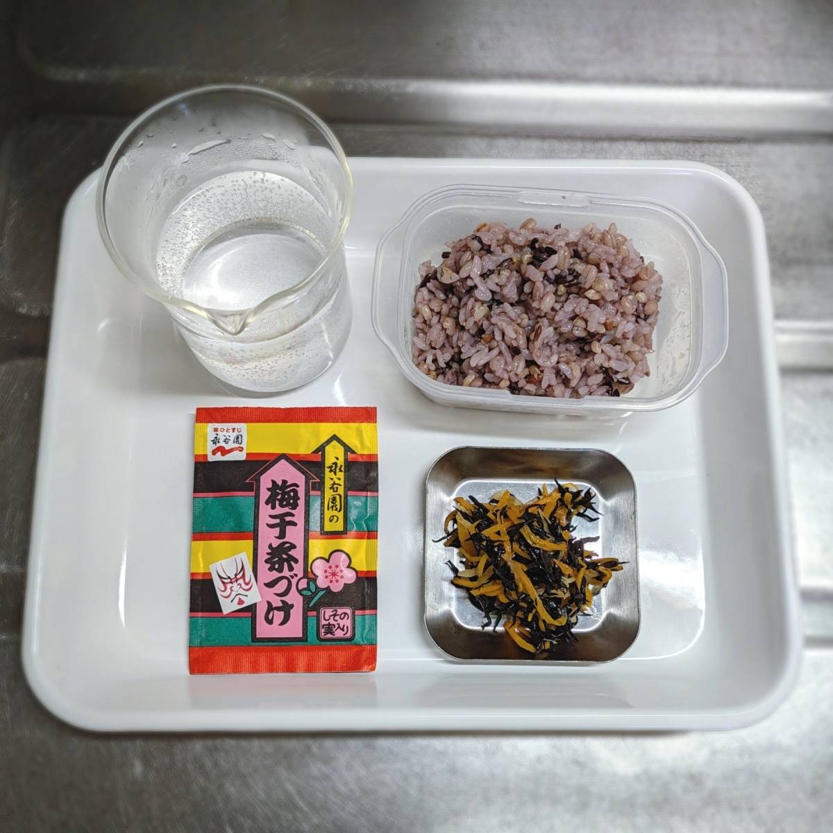 永谷園公式の「ひじきの煮物茶づけ」のレシピ