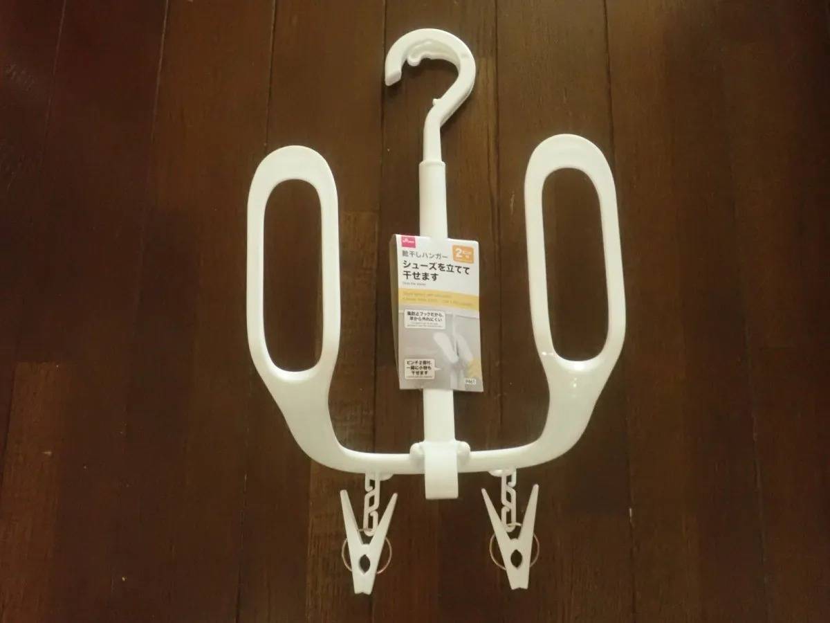 DAISO(ダイソー)：靴干しハンガー(ピンチ2個付)