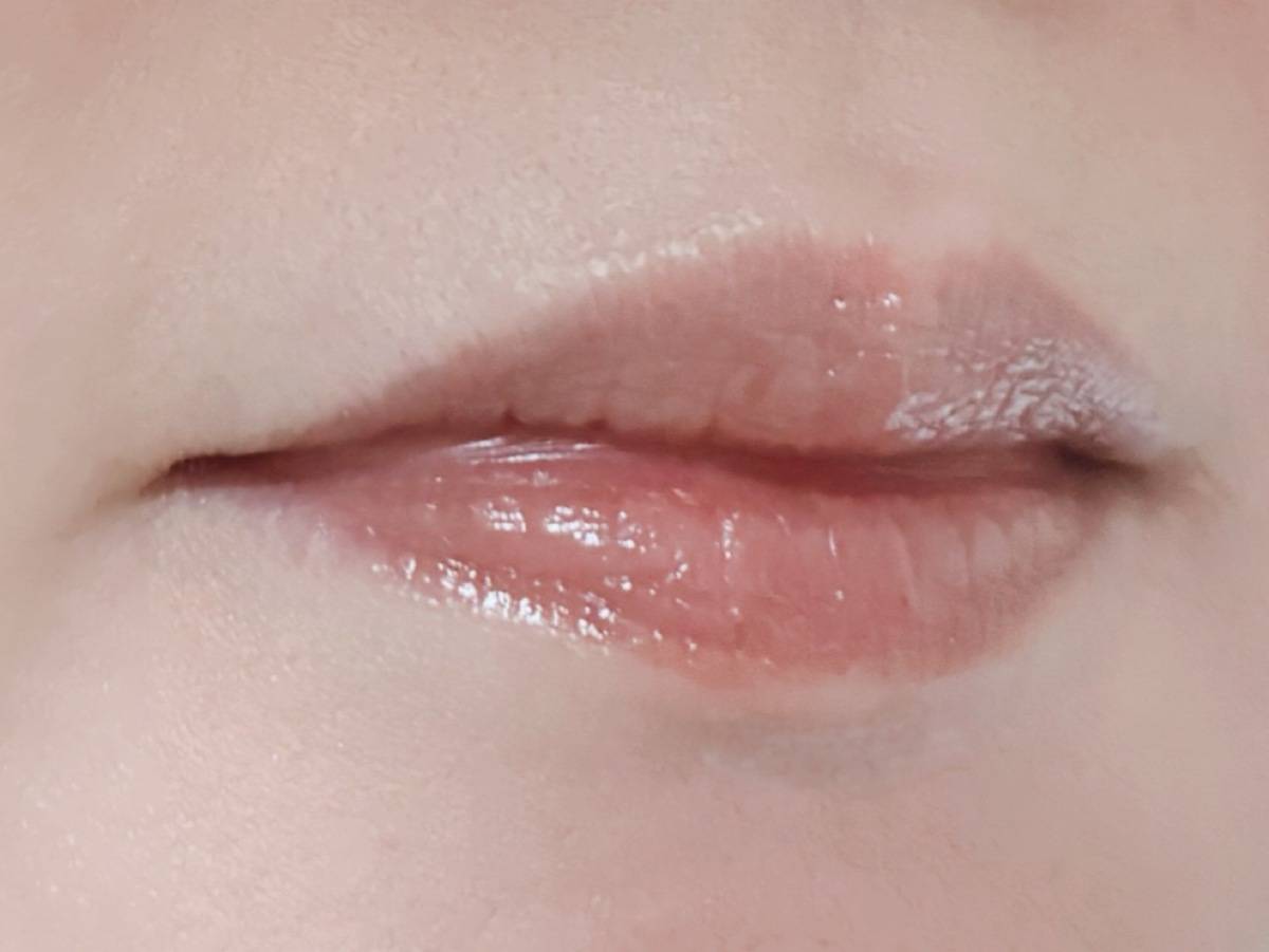 Vaseline ヴァセリン ヴァセリン リップ ピーチヌード 色付きリップ 塗布前 筆者唇