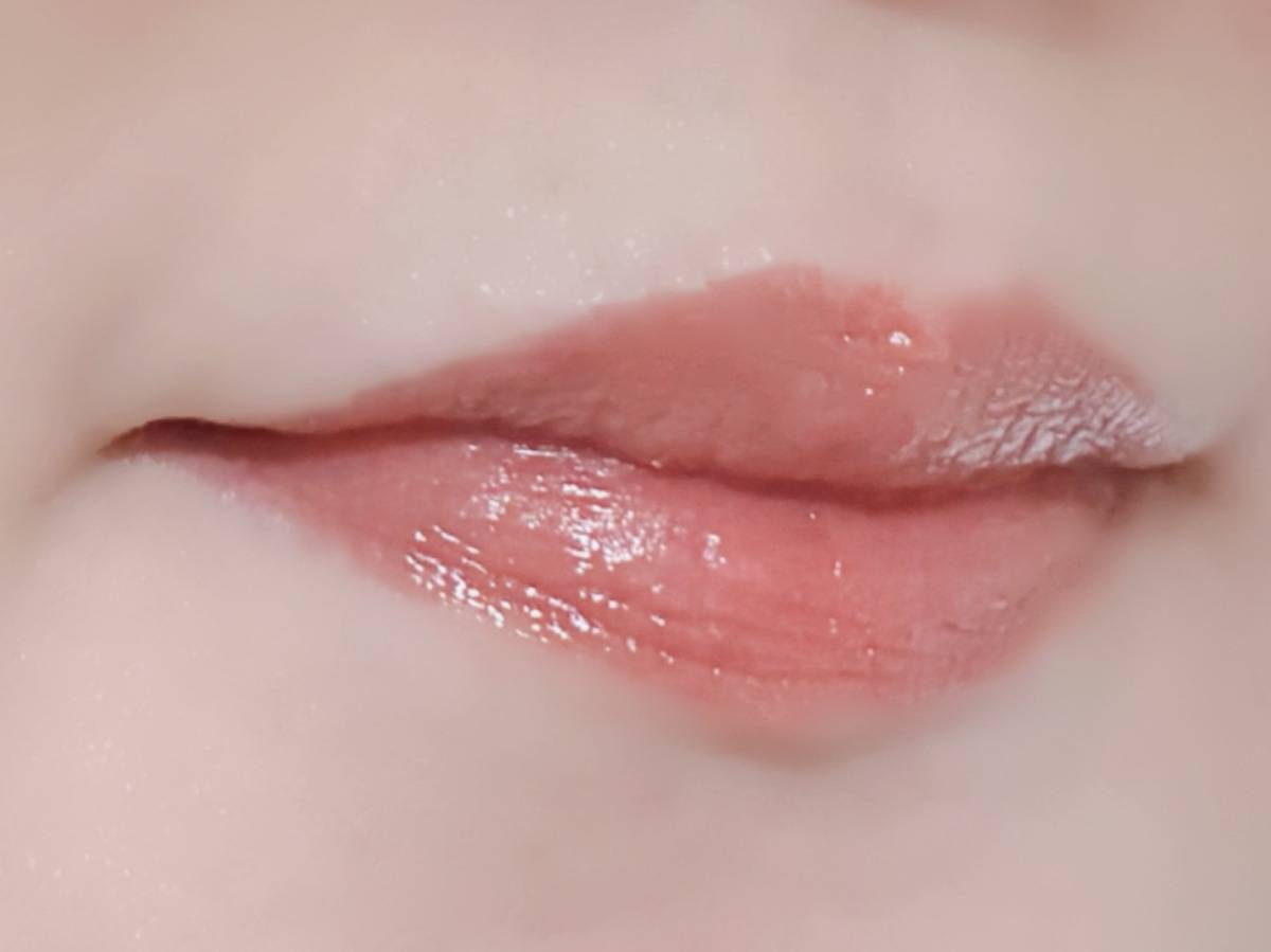 Vaseline ヴァセリン ヴァセリン リップ ミューテッドローズ 色付きリップ 塗布後 筆者唇