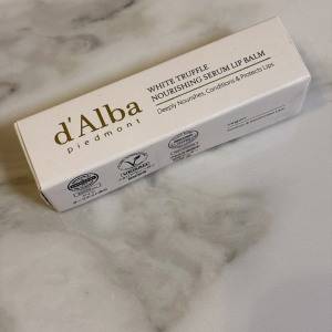 乾燥シーズンのお守りに♪毎日持ち歩いている「d'Alba」のセラムリップバーム