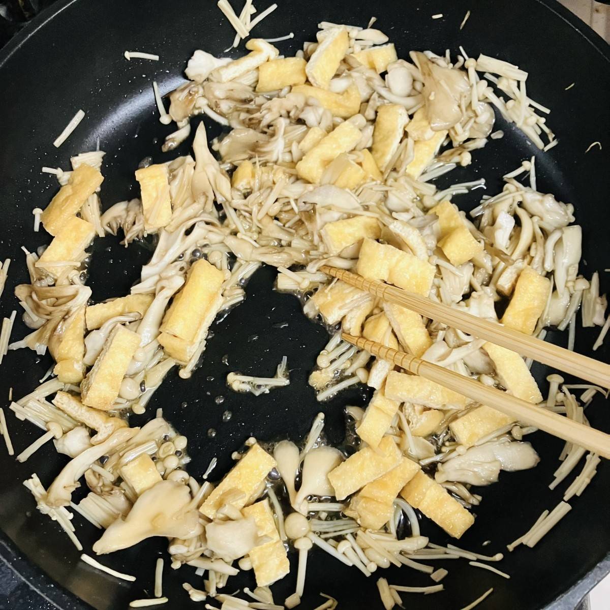JAグループ公式の「舞茸とお揚げの炊き込みごはん」のレシピ