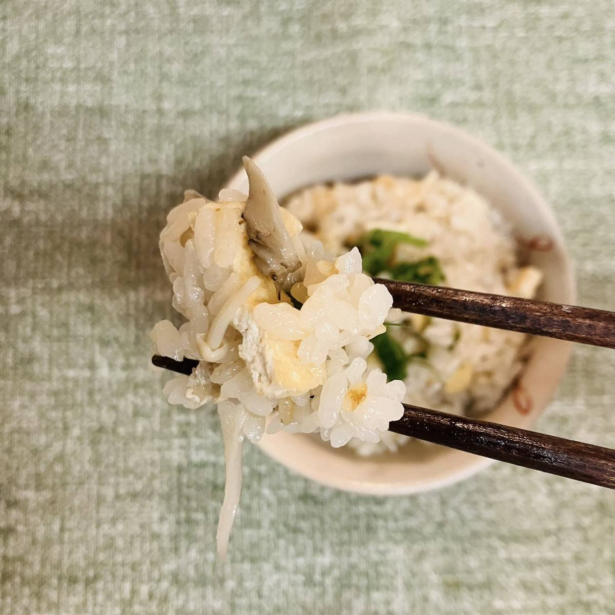 JAグループ公式の「舞茸とお揚げの炊き込みごはん」のレシピ