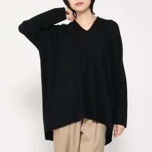 ぽっちゃり感、悟られない！体型カバーできるトップス5選〜2026年秋〜