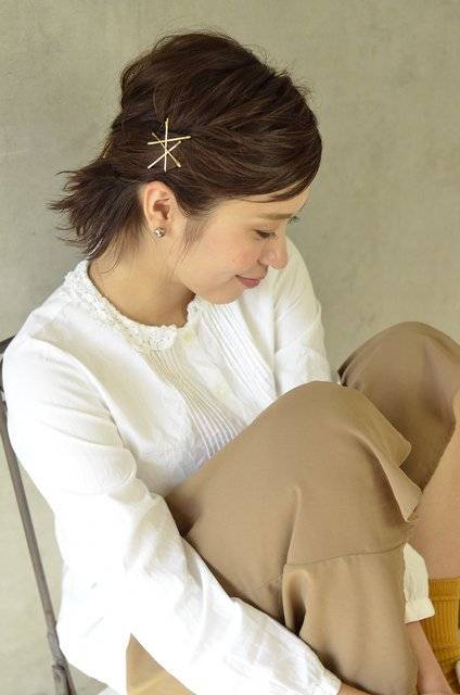 大人のための簡単ヘアピンアレンジ 忙しい朝でも5分でできる時短スタイル 4meee