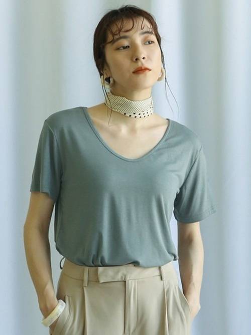 小胸さんにおすすめのtシャツコーデ5選 バランス良く着こなすべし 4meee