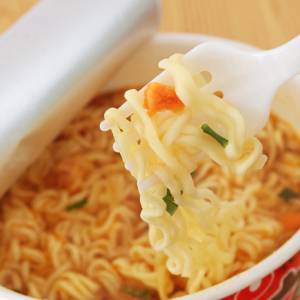 辛さがクセになる♪「激辛好き」におすすめのカップ麺4連発