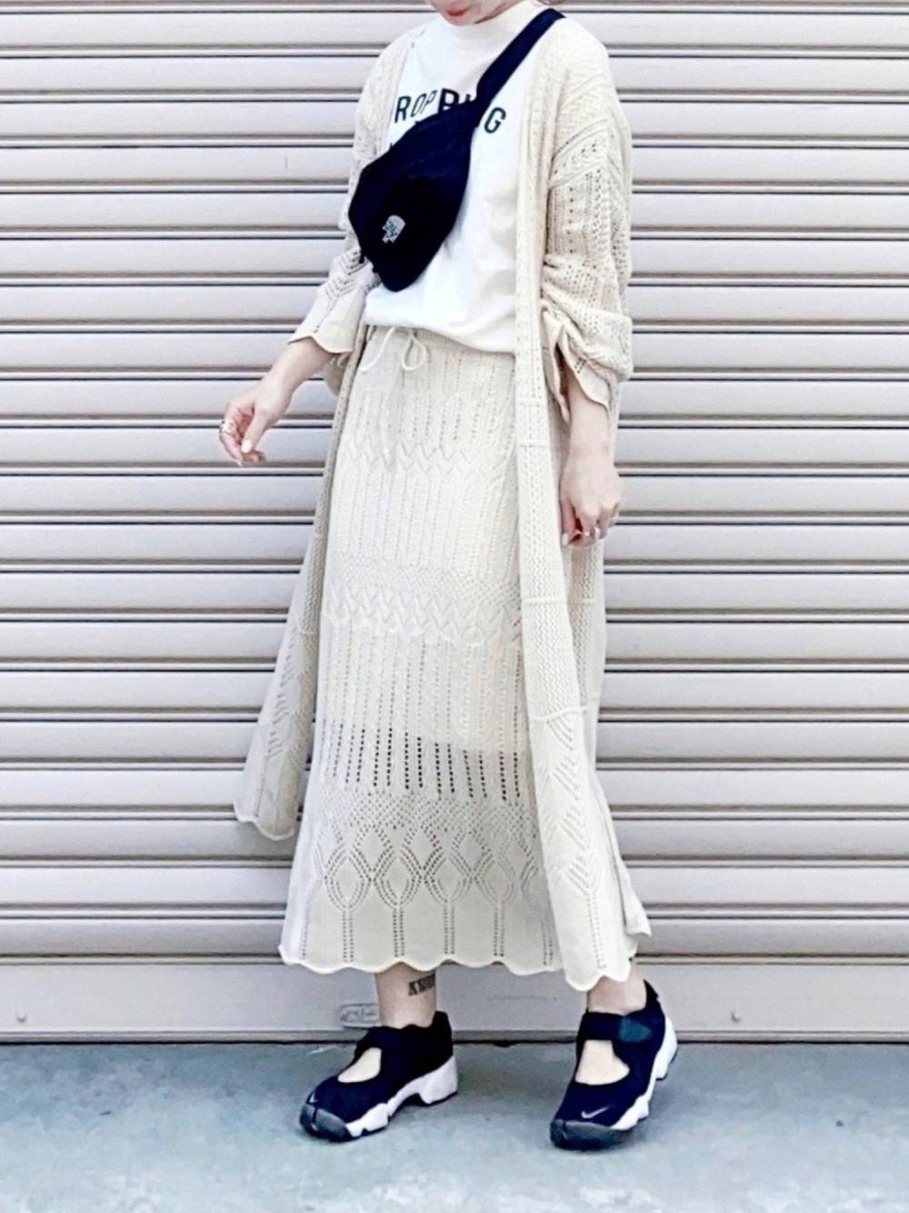 白のロングスカート を使った春コーデ5選 30代におすすめ 4meee