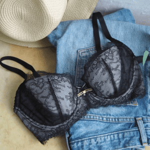 【黒編】大胸さんに。胸を小さく見せる「ブラジャー」4選