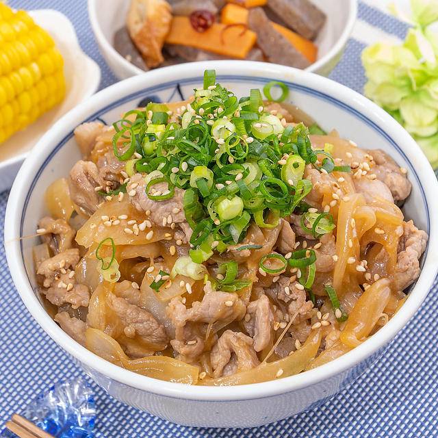 節約・時短レシピ！甘酢ダレが旨♡夏の豚丼(〃∇〃)