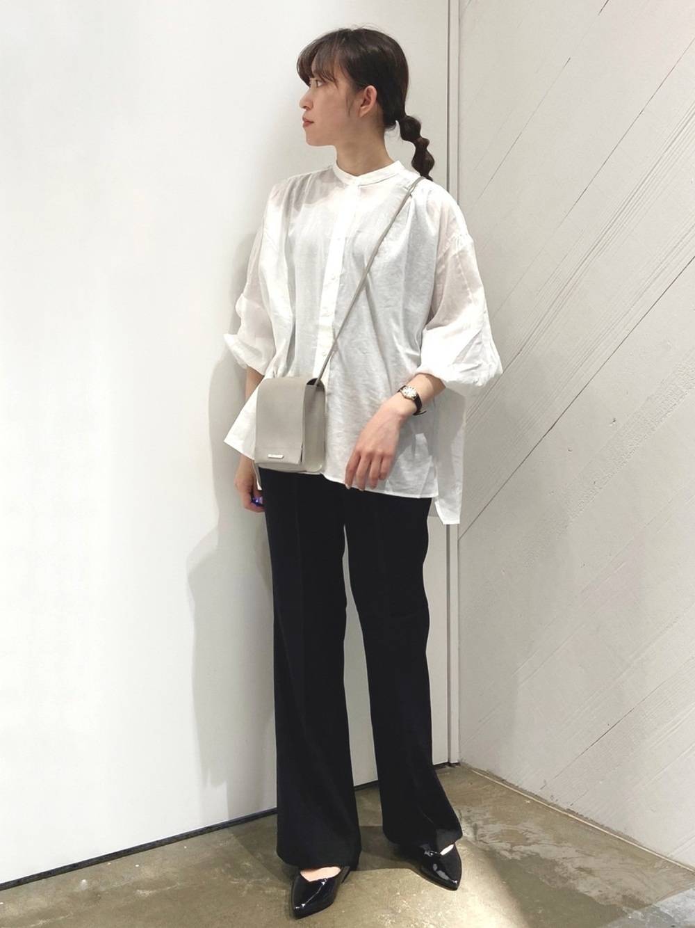 ぽっちゃりさんにおすすめの初秋のモノトーンコーデ5選 着痩せ効果大 4meee