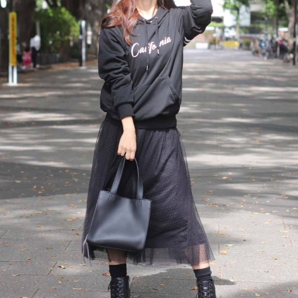 ややぽっちゃりさんにおすすめのパーカー スカートコーデ5選 秋編 4meee