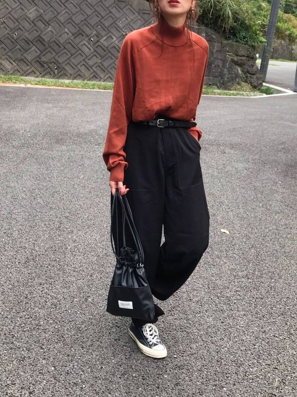 旅行におすすめのパンツコーデ5選 動きやすい おしゃれ 秋編 4meee