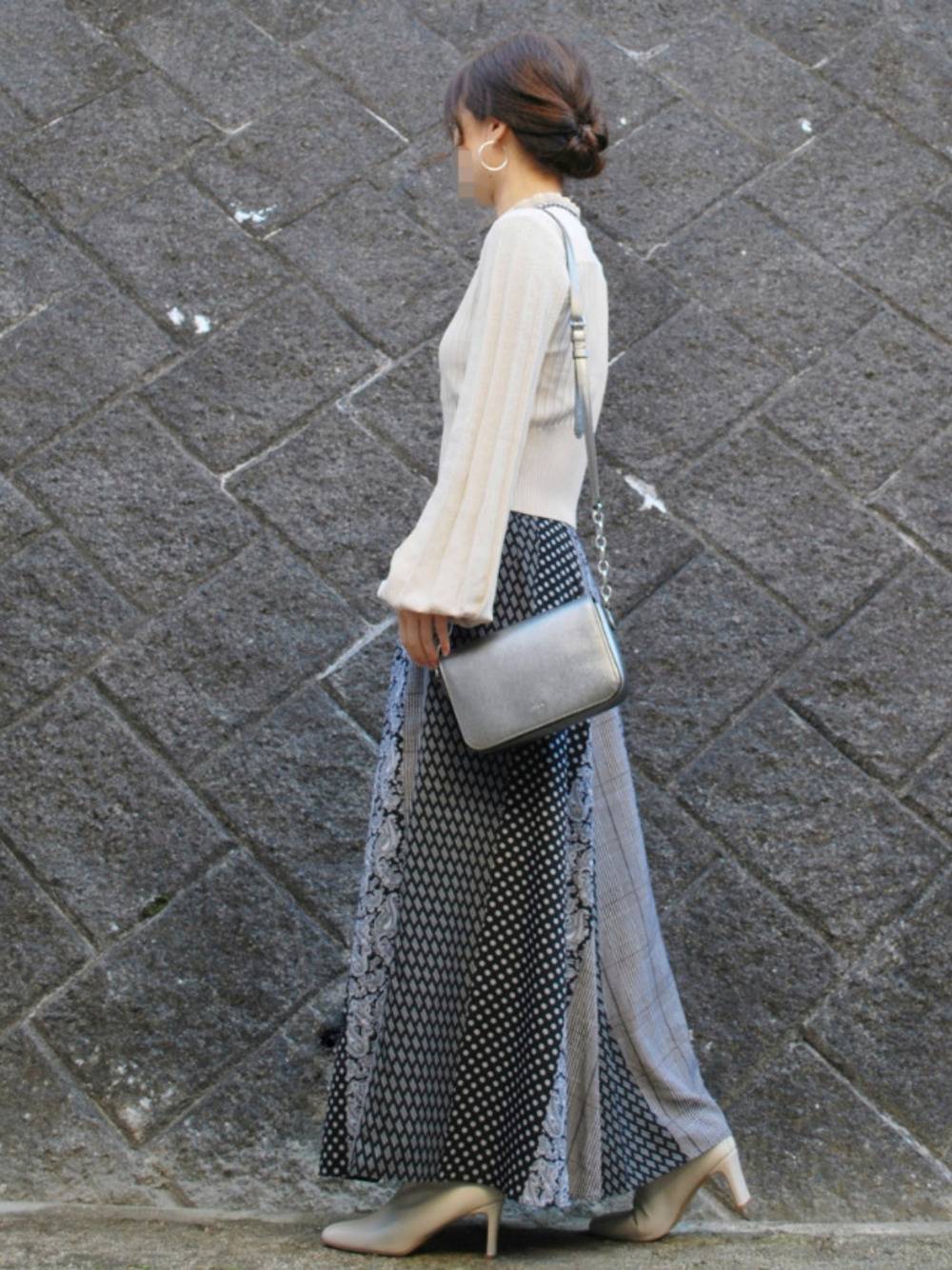 5kg見えが叶う冬のモノトーンコーデおすすめ5選 スカート編 4meee