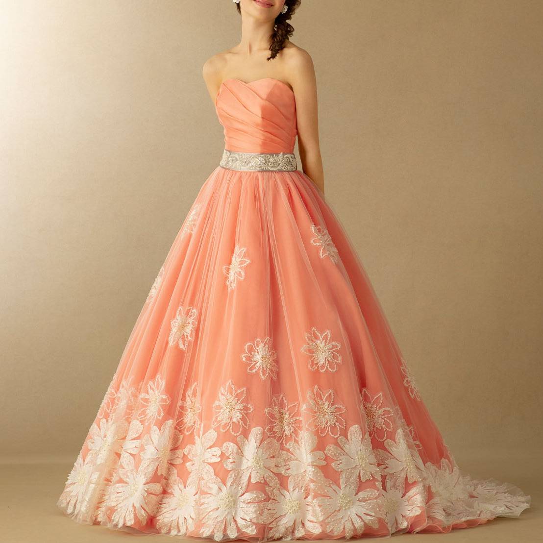 オレンジ編 30代におすすめの大人可愛いウェディングドレス5選 4meee