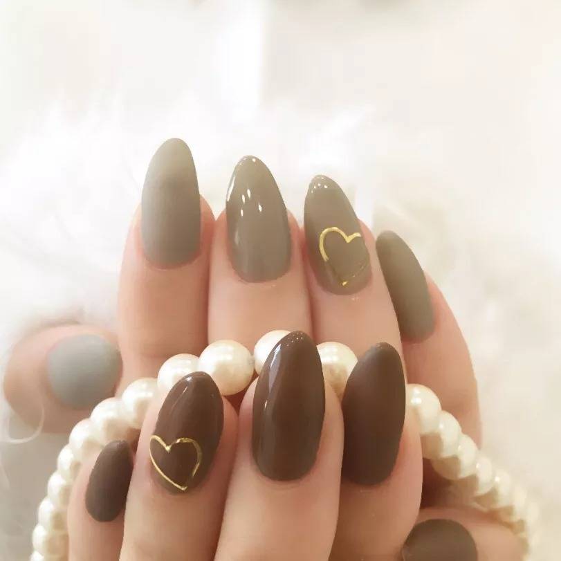 ハートを使ったバレンタインネイルデザインおすすめ6選 大人女子に 4meee