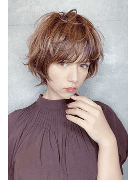 毛量が多いぽっちゃりさんにおすすめの春らしい髪型5選 ショート編 4meee