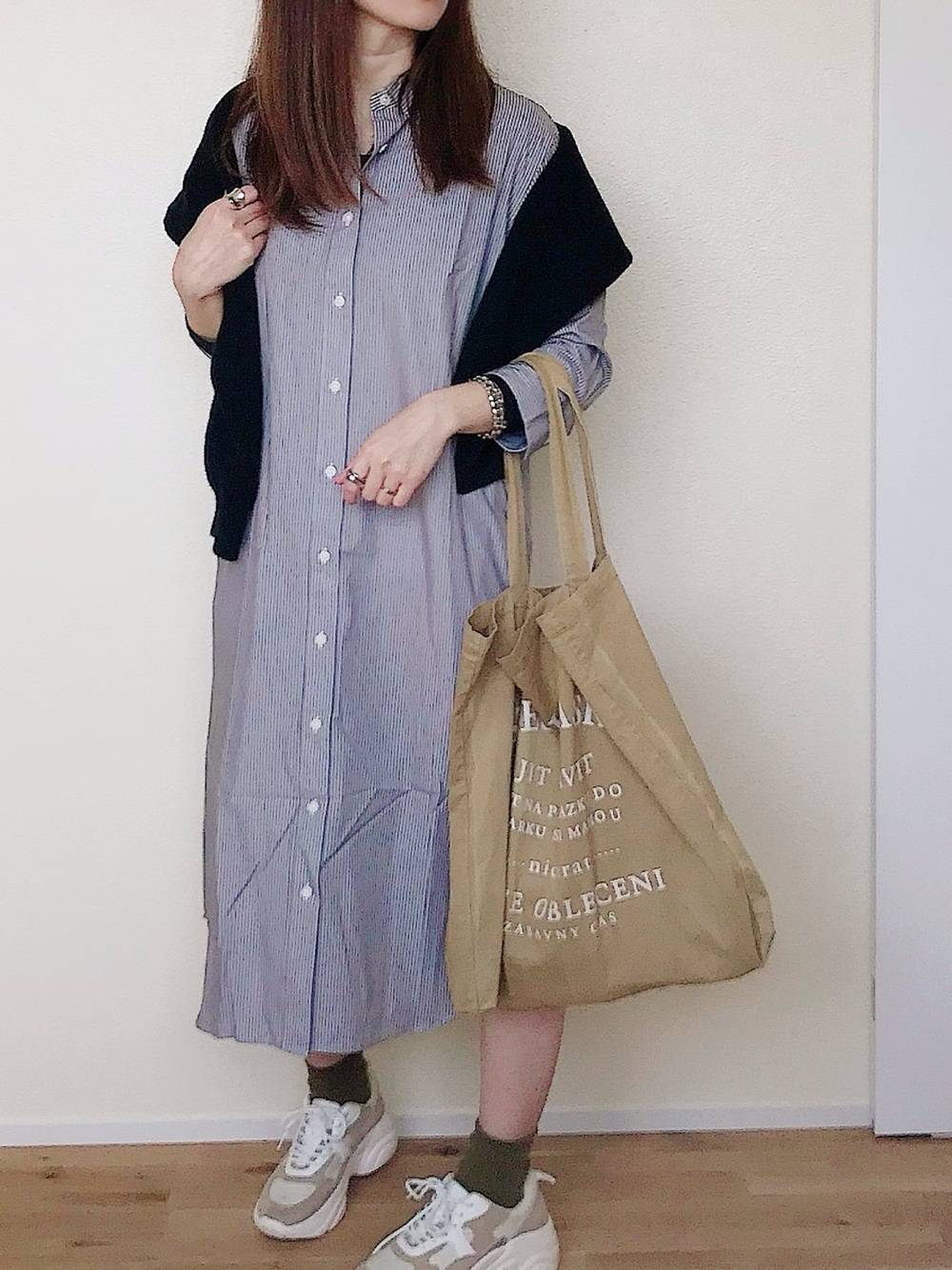 Uniqloシャツワンピースで作る春コーデおすすめ4選 30代に 4meee