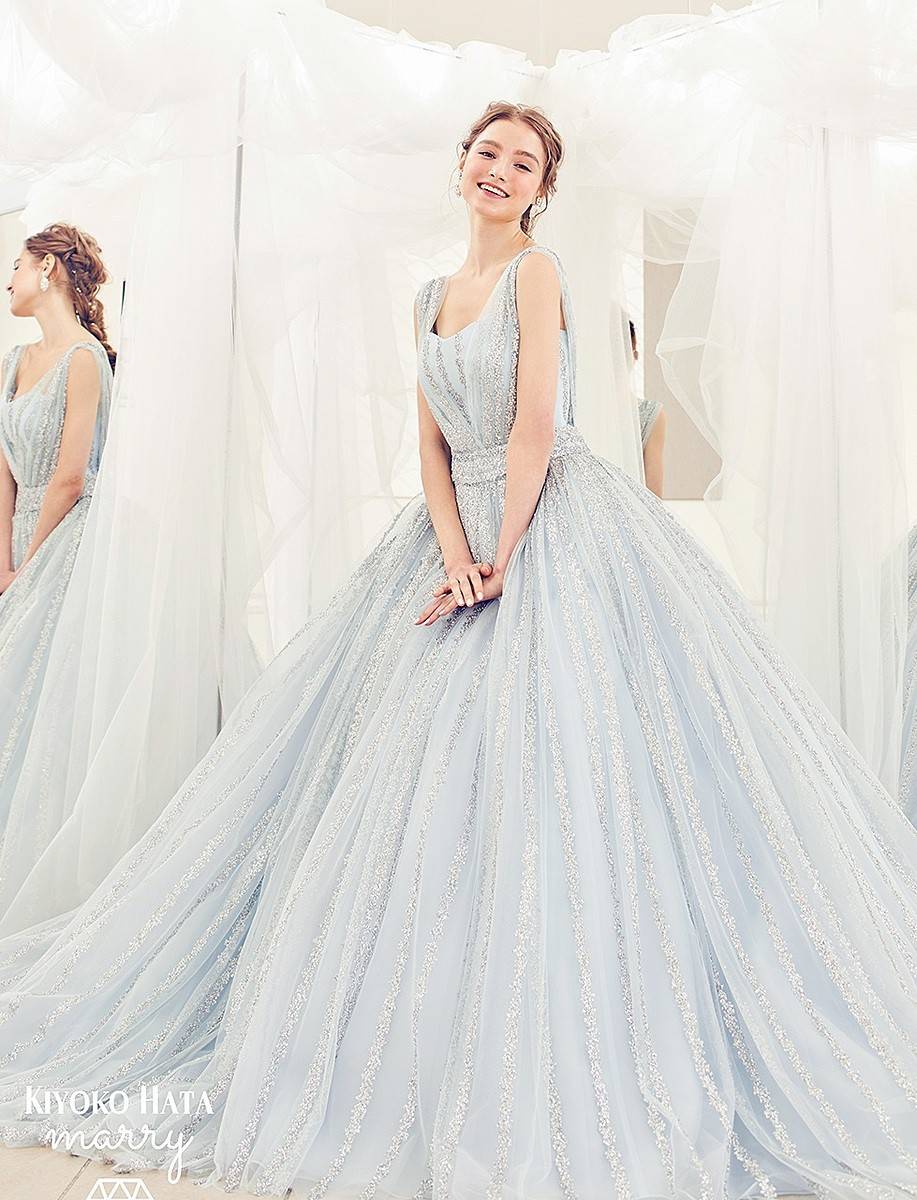 ブルー系 脇肉をカバーしてくれるウェディングドレスおすすめ5選 4meee