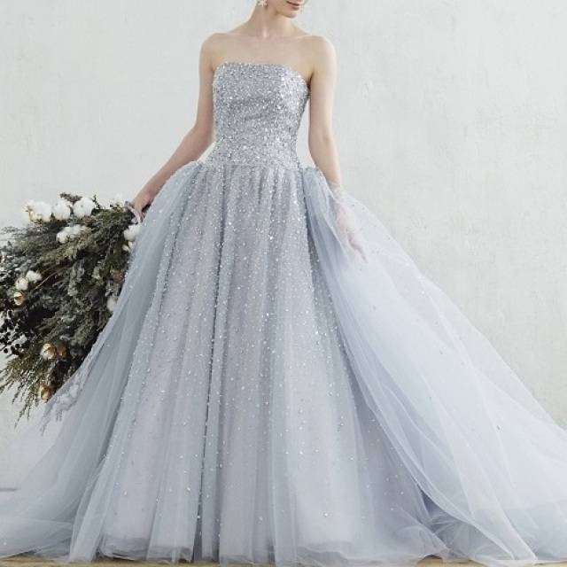 ブルー系 脇肉をカバーしてくれるウェディングドレスおすすめ5選 4meee