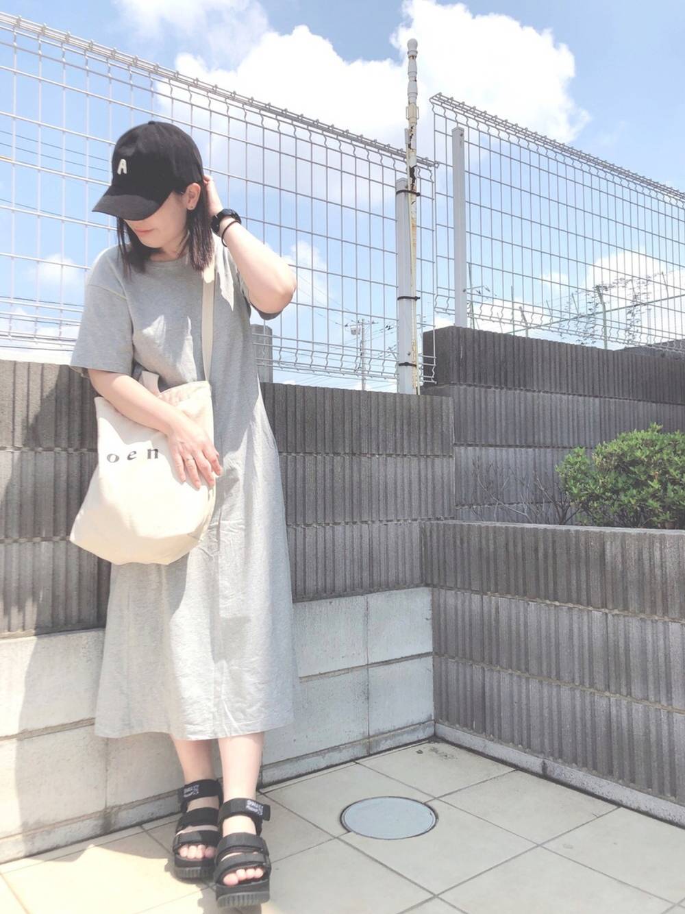 Uniqloミディ丈ワンピース使用 梅雨におすすめのコーデ5選 4meee