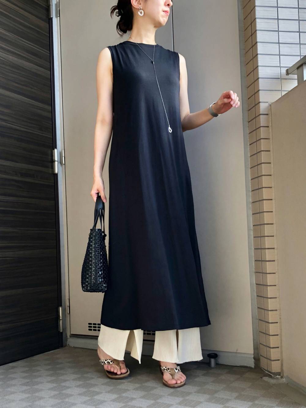 Uniqloミディ丈ワンピース使用 梅雨におすすめのコーデ5選 4meee